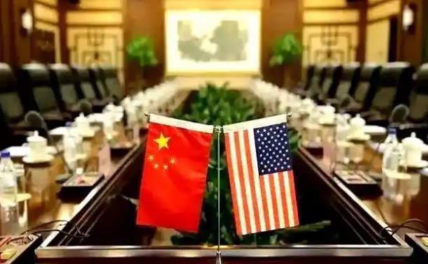 轮到中方主动出手了！40多国军官来华赴约，美国猛踩油门也追不上